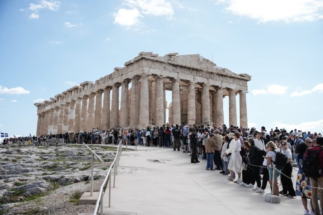Εκρηκτικό «άλμα» στον τουρισμό το α’ τρίμηνο: Εκτινάχθηκαν κατά 64% οι εισπράξεις, αυξημένες κατά 38% οι αφίξεις Εκρηκτικό-«άλμα»-στον-τουρισμό-το-α’-τρίμηνο:-Εκτινάχθηκαν-κατά-64%-οι-εισπράξεις,-αυξημένες-κατά-38%-οι-αφίξεις