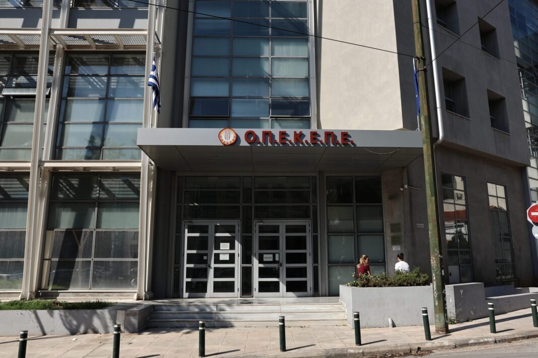 Μιχάλης-Δημητρακόπουλου:-Τι-λέει-ο-δικηγόρος-των-Τσιάρα,-Μηταράκη,-Παπακώστα-για-την-έκθεση-του-ΟΠΕΚΕΠΕ