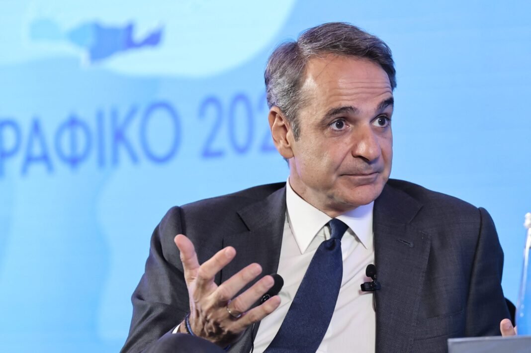 Μητσοτάκης: Πιστεύω ότι όλοι οι υγιείς φίλαθλοι χαίρονται όταν μία ελληνική ομάδα σηκώνει ένα ευρωπαϊκό τρόπαιο – Τα συγχαρητήρια στον Ολυμπιακό Μητσοτάκης:-Πιστεύω-ότι-όλοι-οι-υγιείς-φίλαθλοι-χαίρονται-όταν-μία-ελληνική-ομάδα-σηκώνει-ένα-ευρωπαϊκό-τρόπαιο-–-Τα-συγχαρητήρια-στον-Ολυμπιακό