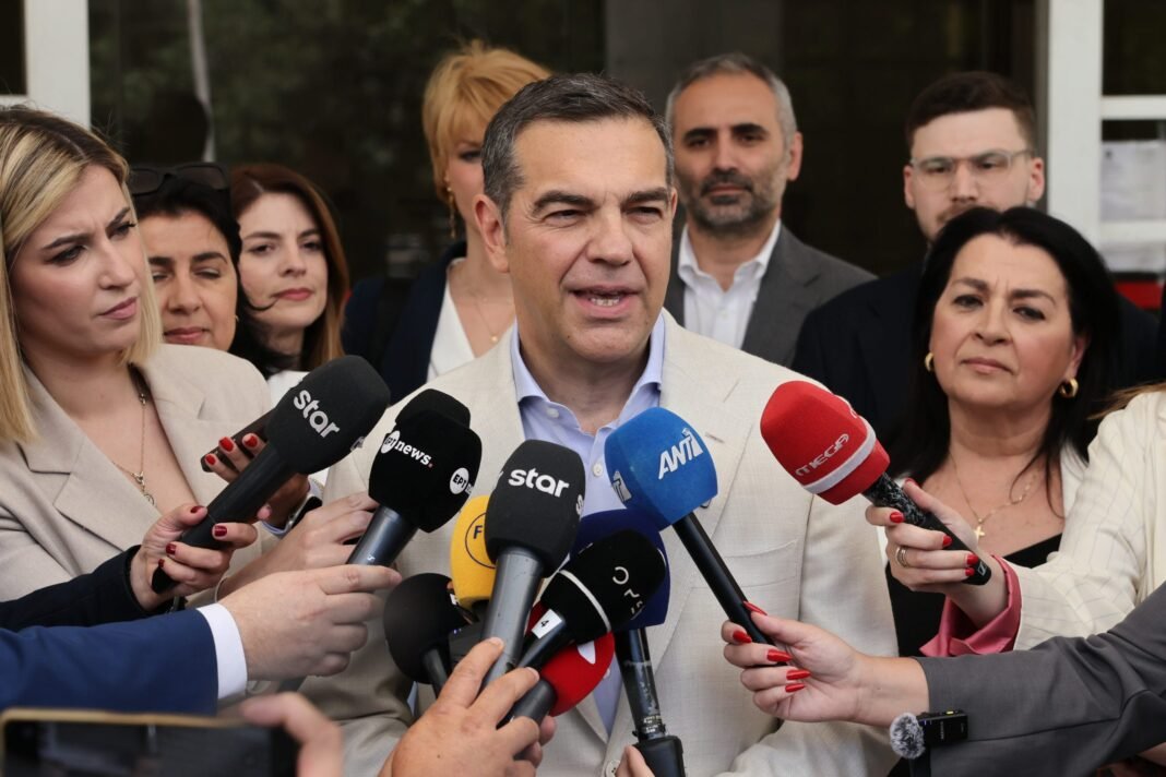 Τσίπρας: Δεκάδες χιλιάδες πολίτες έχουν ανταποκριθεί στο κάλεσμά μας για ευρεία συμπαράταξη – Σημαία μας είναι η Δημοκρατία και η Δικαιοσύνη Τσίπρας:-Δεκάδες-χιλιάδες-πολίτες-έχουν-ανταποκριθεί-στο-κάλεσμά-μας-για-ευρεία-συμπαράταξη-–-Σημαία-μας-είναι-η-Δημοκρατία-και-η-Δικαιοσύνη