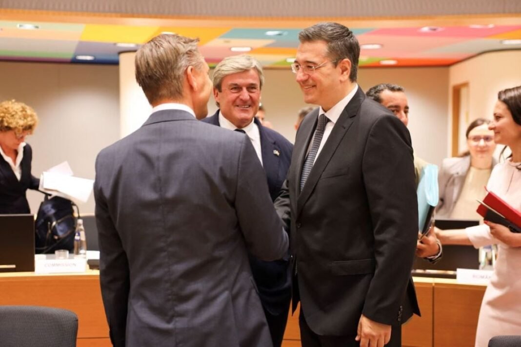Τζιτζικώστας: «Μικρή αύξηση των αφίξεων στην Ευρώπη σε σχέση με πέρσι» παρά την κρίση – Το νέο σχέδιο της ΕΕ για τον τουρισμό Τζιτζικώστας:-«Μικρή-αύξηση-των-αφίξεων-στην-Ευρώπη-σε-σχέση-με-πέρσι»-παρά-την-κρίση-–-Το-νέο-σχέδιο-της-ΕΕ-για-τον-τουρισμό