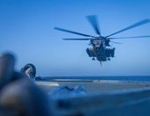 CENTCOM: Αμερικανικές δυνάμεις κατέστρεψαν έξι ιρανικά σκάφη, αναχαίτισαν drones και πυραύλους