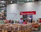 Σε ιστορικό χαμηλό η καταναλωτική εμπιστοσύνη στις ΗΠΑ στις αρχές Μαΐου