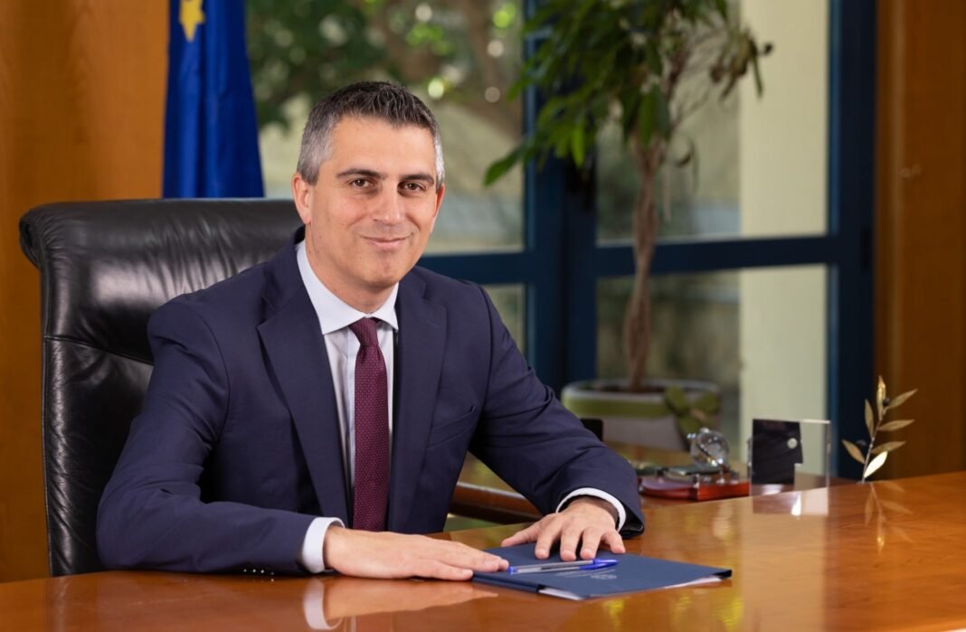 Δήμας: Άξονας ασφάλειας και ανάπτυξης της Ε.Ε. ο Διάδρομος Βαλτικής-Μαύρης Θάλασσας-Αιγαίου Δήμας:-Άξονας-ασφάλειας-και-ανάπτυξης-της-ΕΕ.-ο-Διάδρομος-Βαλτικής-Μαύρης-Θάλασσας-Αιγαίου
