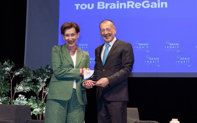 Η-eurobank-“Πρωταθλητής-Προσλήψεων-brainregain-2025”