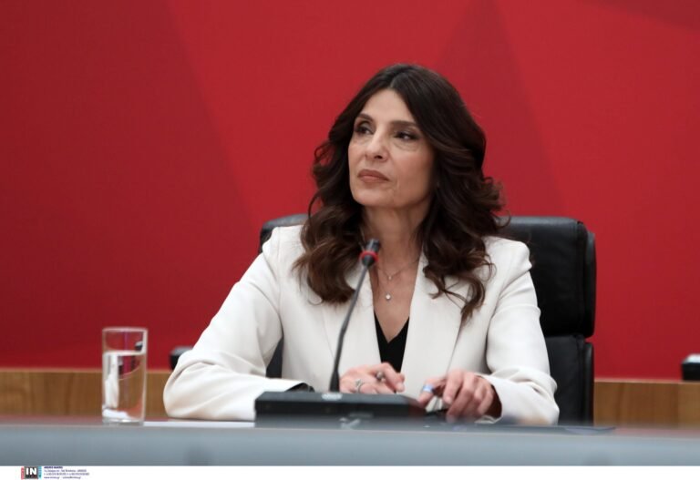 Πένθος-για-την-Πόπη-Τσαπανίδου:-Πέθανε-η-μητέρα-της