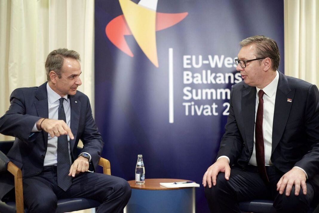 Ο-Κυριάκος-Μητσοτάκης-συναντήθηκε-με-τον-πρόεδρο-της-Σερβίας-Αλεξάνταρ-Βούτσιτς-–-Στο-επίκεντρο-ενέργεια,-συνδεσιμότητα-και-ένταξη-στην-ΕΕ.