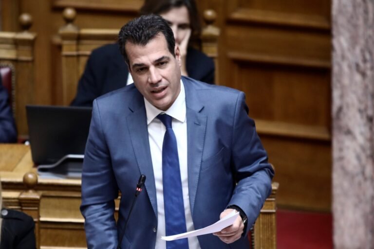 Πλεύρης:-Το-2025-έχουμε-25%-μείωση-των-μεταναστευτικών-ροών-από-τη-θάλασσα-–-Μοναδικό-σημείο-πίεσης-η-Κρήτη