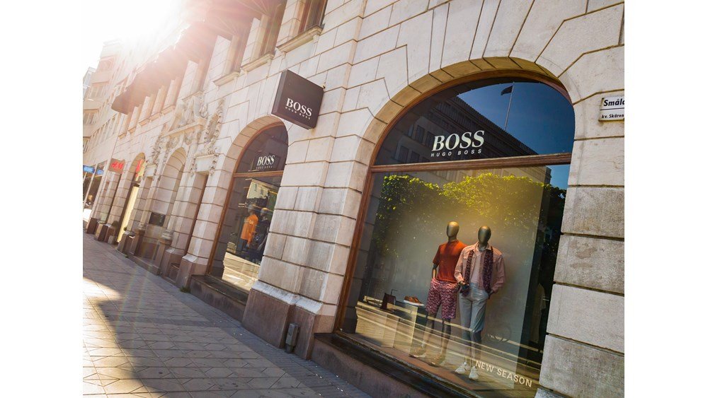 Πρόταση εξαγοράς της Hugo Boss από την βρετανική Frasers – Άλμα για τη μετοχή Πρόταση-εξαγοράς-της-hugo-boss-από-την-βρετανική-frasers-–-Άλμα-για-τη-μετοχή