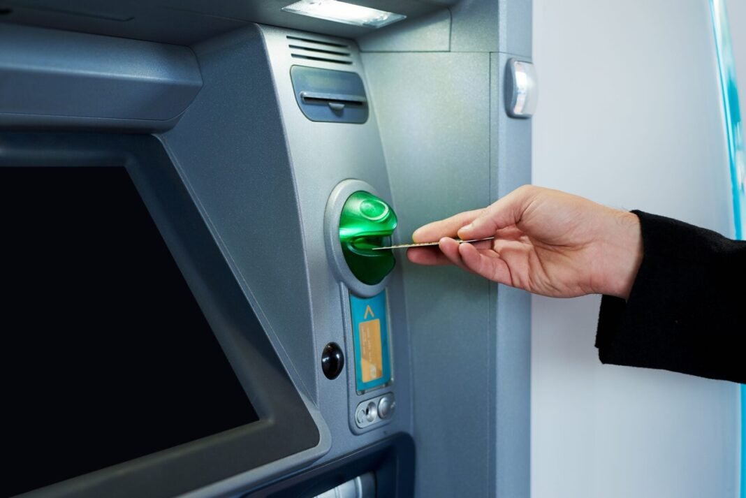 Ακατάσχετο στα 1600 ευρώ – ΕΕΚΕ: Τι πρέπει να προσέξετε για τους κοινούς λογαριασμούς Ακατάσχετο-στα-1600-ευρώ-–-ΕΕΚΕ:-Τι-πρέπει-να-προσέξετε-για-τους-κοινούς-λογαριασμούς
