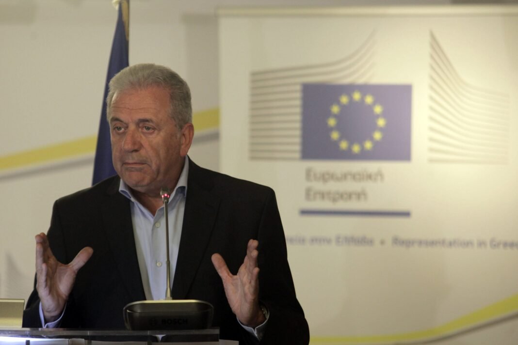 Αποστάσεις-της-κυβέρνησης-από-τον-Δημήτρη-Αβραμόπουλο – Μαρινάκης:-Η-διαδικασία-του-εντάλματος-είναι-απολύτως-προβλεπόμενη
