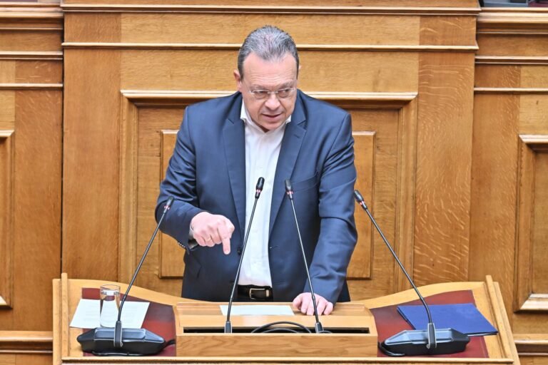 Φάμελλος-στην-ΠΓ-του-ΣΥΡΙΖΑ:-Ζητώ-να-σεβαστούν-όλα-τα-στελέχη-την-απόφαση-της-ΚΕ-και-τους-δημοκρατικούς-μας-κανόνες
