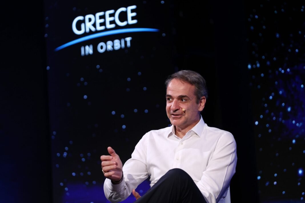Μητσοτάκης:-Η-Ελλάδα-μέσα-στην-επόμενη-διετία-θα-αποκτήσει-τον-πρώτο-της-αστροναύτη-–-350-εκατ.-ευρώ-για-τη-διαστημική-πολιτική