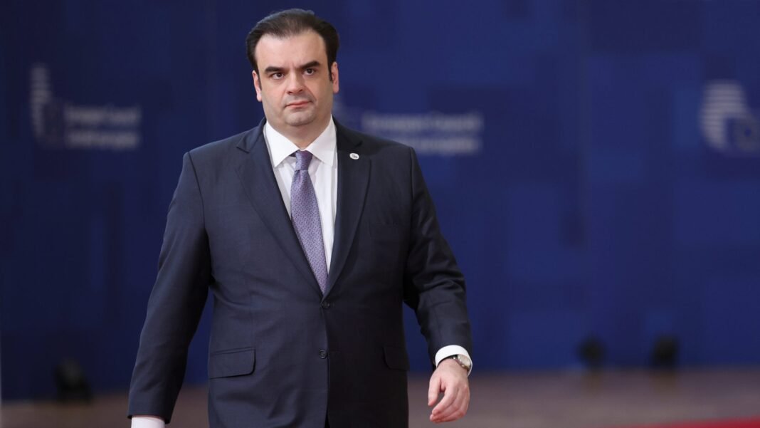 Πιερρακάκης-στο-l’espresso:-Η-Ευρώπη-πρέπει-να-επενδύσει-περισσότερο-στον-εαυτό-της-–-Οι-αποταμιεύσεις-μπορούν-να-χρηματοδοτήσουν-το-μέλλον-της