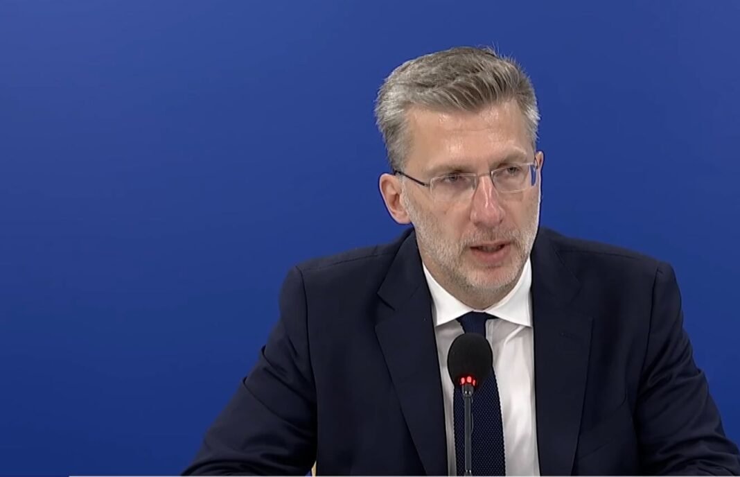 Άκης Σκέρτσος κατά Αλέξη Τσίπρα: Επιστρέφει με νέα διχαστικά διλήμματα Άκης-Σκέρτσος-κατά-Αλέξη-Τσίπρα:-Επιστρέφει-με-νέα-διχαστικά-διλήμματα