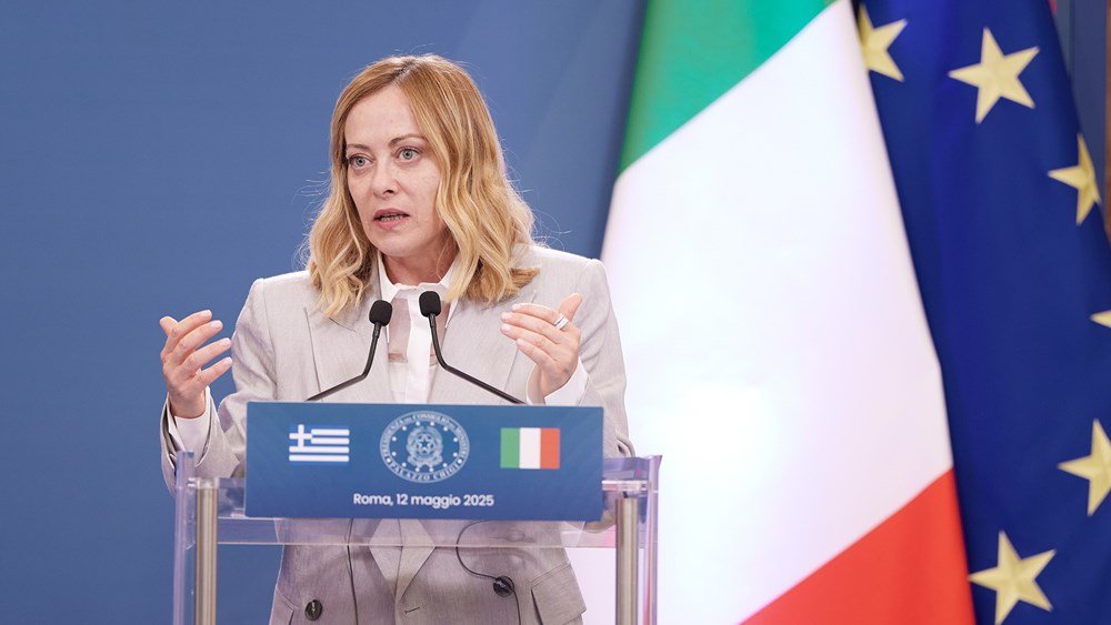 Μελόνι: “Δεν έχω υιοθετήσει αντιαμερικανική στάση σήμερα, δεν ήμουν υποταγμένη χθες” Μελόνι:-“Δεν-έχω-υιοθετήσει-αντιαμερικανική-στάση-σήμερα,-δεν-ήμουν-υποταγμένη-χθες”