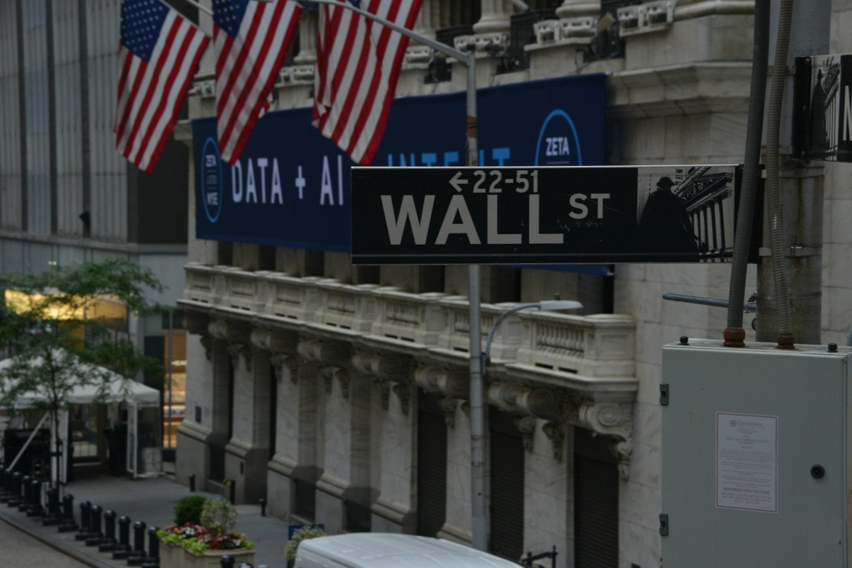 Wall Street: Αρνητικό άνοιγμα με φόντο την ανησυχία για τον πληθωρισμό