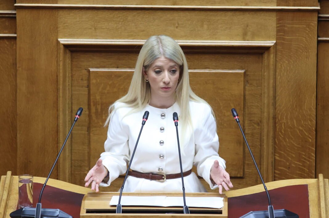 Το ευχαριστώ της Αννίτας Δημητρίου στην Ελλάδα από το βήμα της Βουλής Το-ευχαριστώ-της-Αννίτας-Δημητρίου-στην-Ελλάδα-από-το-βήμα-της-Βουλής