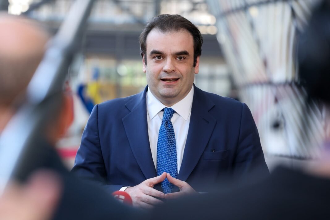 Πρώτη επίσημη συνάντηση Κ. Πιερρακάκη με τη Ρ. Μέτσολα στις Βρυξέλλες Πρώτη-επίσημη-συνάντηση-Κ-Πιερρακάκη-με-τη-Ρ.-Μέτσολα-στις-Βρυξέλλες
