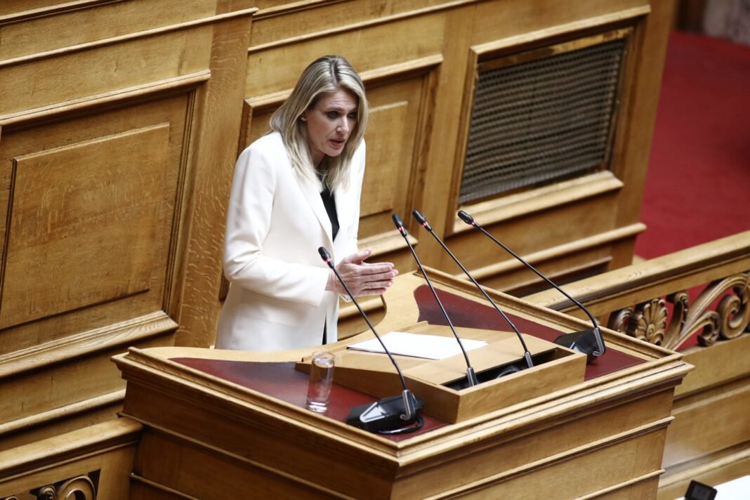 Νομοσχέδιο του υπουργείου Εργασίας: Βαρέα και ανθυγιεινά για υγειονομικούς, 9μηνη άδεια μητρότητας για τις αγρότισσες και τις ελεύθερες επαγγελματίες Νομοσχέδιο-του-υπουργείου-Εργασίας:-Βαρέα-και-ανθυγιεινά-για-υγειονομικούς,-9μηνη-άδεια-μητρότητας-για-τις-αγρότισσες-και-τις-ελεύθερες-επαγγελματίες