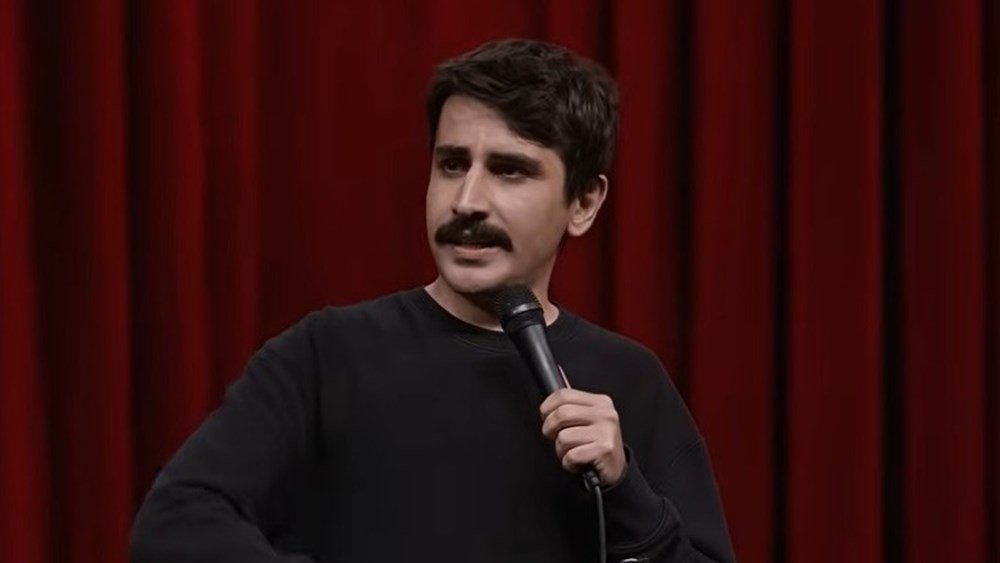 Τουρκία: Ο stand-up κωμικός Ντενίζ Γκοκτάς προφυλακίστηκε για προσβολή του Ερντογάν και θρησκευτικών αξιών Τουρκία:-Ο-stand-up-κωμικός-Ντενίζ-Γκοκτάς-προφυλακίστηκε-για-προσβολή-του-Ερντογάν-και-θρησκευτικών-αξιών