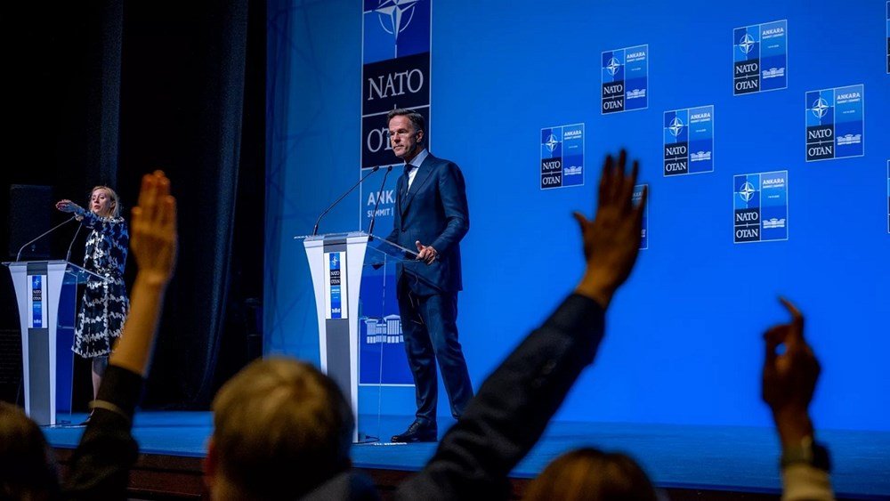 Ρούτε για ΝΑΤΟ: Οι σύμμαχοι μπορεί να διαφωνούν ελαφρώς, αλλά στο τέλος επανενώνονται – Αυτό βλέπει τώρα ο Πούτιν Ρούτε-για-ΝΑΤΟ:-Οι-σύμμαχοι-μπορεί-να-διαφωνούν-ελαφρώς,-αλλά-στο-τέλος-επανενώνονται-–-Αυτό-βλέπει-τώρα-ο-Πούτιν