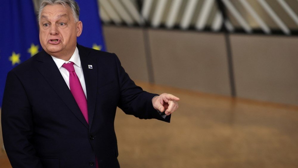 Η έκκληση του Όρμπαν για διαμαρτυρία κατά της απομάκρυνσης του Προέδρου της Ουγγαρίας συγκέντρωσε μικρό πλήθος Η-έκκληση-του-Όρμπαν-για-διαμαρτυρία-κατά-της-απομάκρυνσης-του-Προέδρου-της-Ουγγαρίας-συγκέντρωσε-μικρό-πλήθος