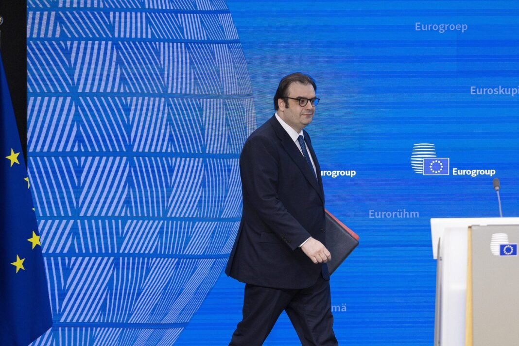 Κ. Πιερρακάκης προσερχόμενος στο Eurogroup: Δεν επιλέγουμε εμείς τις κρίσεις, αλλά τις πολιτικές για να τις αντιμετωπίσουμε Κ.-Πιερρακάκης-προσερχόμενος-στο-eurogroup:-Δεν-επιλέγουμε-εμείς-τις-κρίσεις,-αλλά-τις-πολιτικές-για-να-τις-αντιμετωπίσουμε