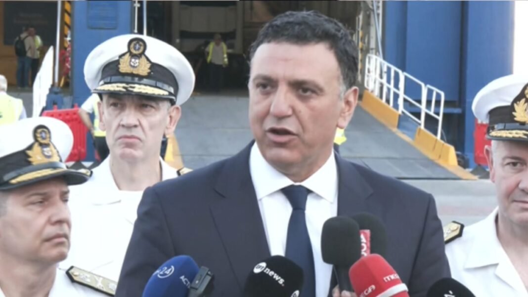 Στο λιμάνι του Πειραιά ο Βασίλης Κικίλιας: «Η ασφάλεια είναι πάνω απ’ όλα – Ακούμε τους λιμενικούς μας» Στο-λιμάνι-του-Πειραιά-ο-Βασίλης-Κικίλιας:-«Η-ασφάλεια-είναι-πάνω-απ’-όλα-–-Ακούμε-τους-λιμενικούς-μας»