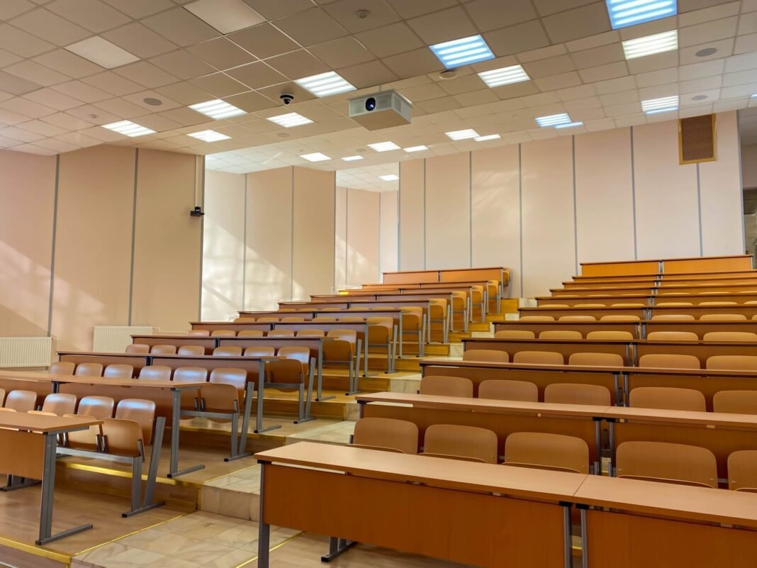 ΕΣΠΑ: 2,56 εκατ. ευρώ για την απόκτηση διδακτικής εμπειρίας από νέους κατόχους διδακτορικού διπλώματος ΕΣΠΑ:-2,56-εκατ.-ευρώ-για-την-απόκτηση-διδακτικής-εμπειρίας-από-νέους-κατόχους-διδακτορικού-διπλώματος