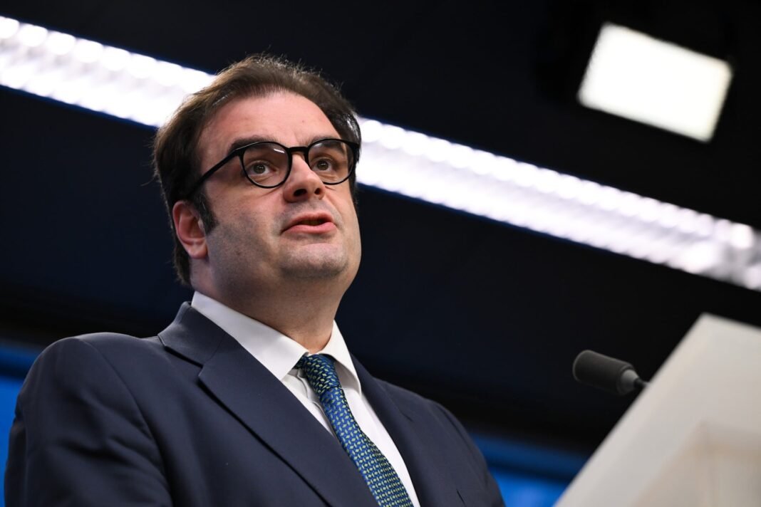 Κ. Πιερρακάκης στο Politico: Tα εθνικά έσοδα από το φάσμα συχνοτήτων να διοχετευτούν στα ταμεία της ΕΕ Κ.-Πιερρακάκης-στο-politico:-tα-εθνικά-έσοδα-από-το-φάσμα-συχνοτήτων-να-διοχετευτούν-στα-ταμεία-της-ΕΕ