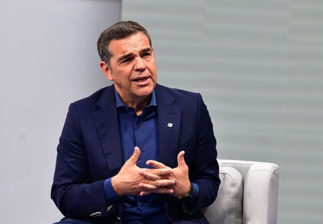 Τσίπρας: «Η ΕΛΑΣ. δημιουργήθηκε για να διεκδικήσει τη διακυβέρνηση της χώρας» Τσίπρας:-«Η-ΕΛΑΣ.-δημιουργήθηκε-για-να-διεκδικήσει-τη-διακυβέρνηση-της-χώρας»