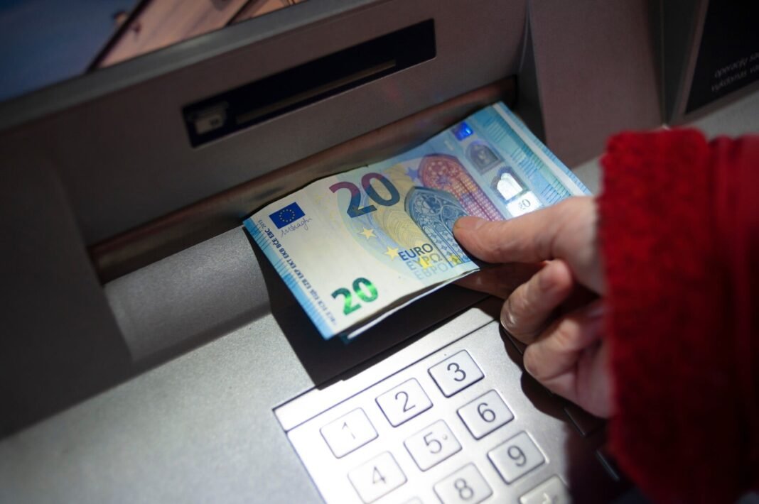 Επιδόματα: Οι πληρωμές από e-ΕΦΚΑ και ΔΥΠΑ την εβδομάδα 20 έως 24 Ιουλίου Επιδόματα:-Οι-πληρωμές-από-e-ΕΦΚΑ-και-ΔΥΠΑ-την-εβδομάδα-20-έως-24-Ιουλίου