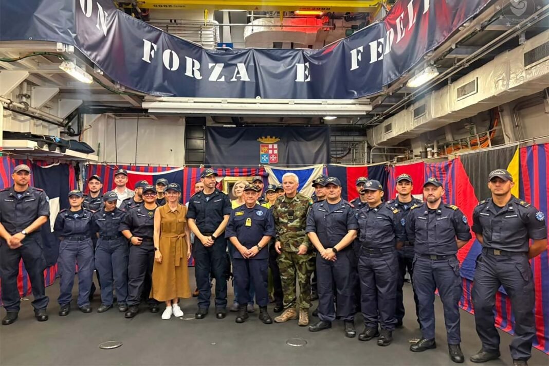 Επίσκεψη της Κάγια Κάλλας στην επιχείρηση «Ασπίδες» – Την υποδέχθηκε ο Έλληνας διοικητής επί της φρεγάτας Bergamini Επίσκεψη-της-Κάγια-Κάλλας-στην-επιχείρηση-«Ασπίδες»-–-Την-υποδέχθηκε-ο-Έλληνας-διοικητής-επί-της-φρεγάτας-bergamini