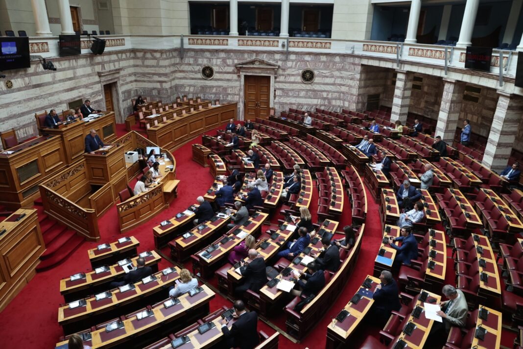 Βουλή: Ενός λεπτού σιγή στη μνήμη των θυμάτων της φονικής πυρκαγιάς στο Μάτι Βουλή:-Ενός-λεπτού-σιγή-στη-μνήμη-των-θυμάτων-της-φονικής-πυρκαγιάς-στο-Μάτι