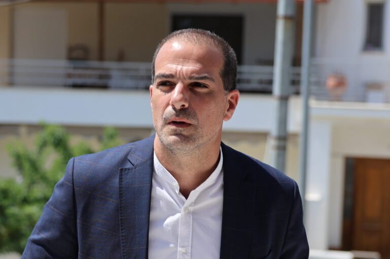 Γαβριήλ-Σακελλαρίδης:-Το-κόμμα-Τσίπρα-βγάζει-δεξί-φλας-με-τον-πιο-σαφή-τρόπο