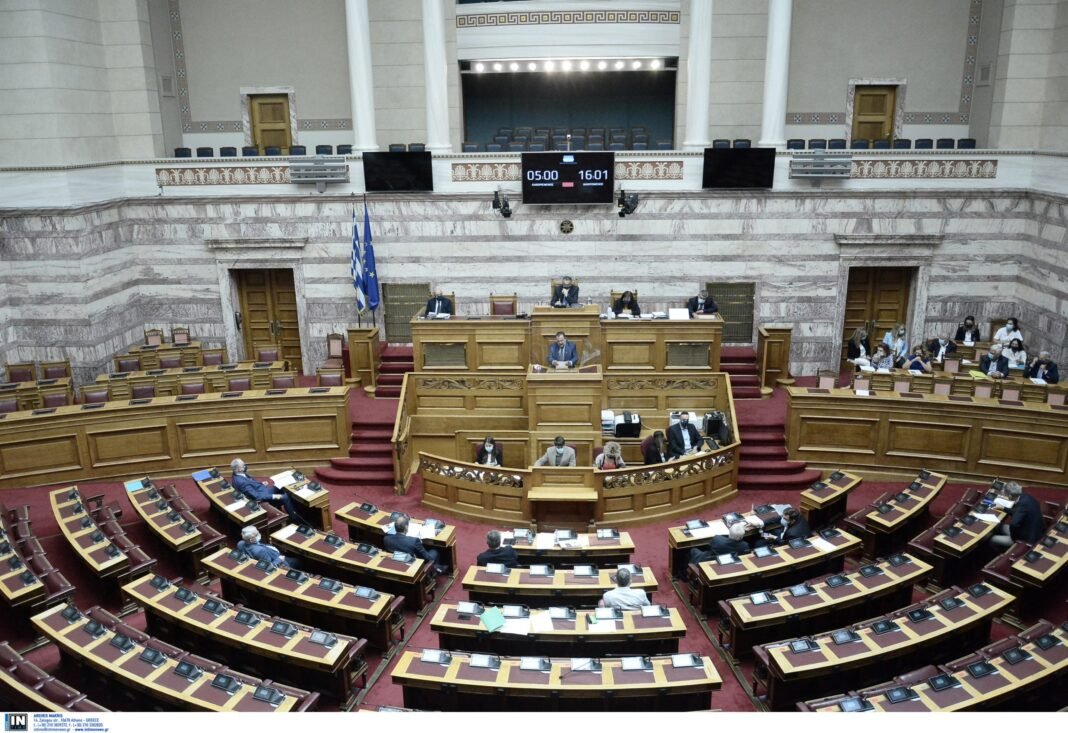 Βουλή: Αντιπαράθεση για την ποινική ευθύνη υπουργών Βουλή:-Αντιπαράθεση-για-την-ποινική-ευθύνη-υπουργών