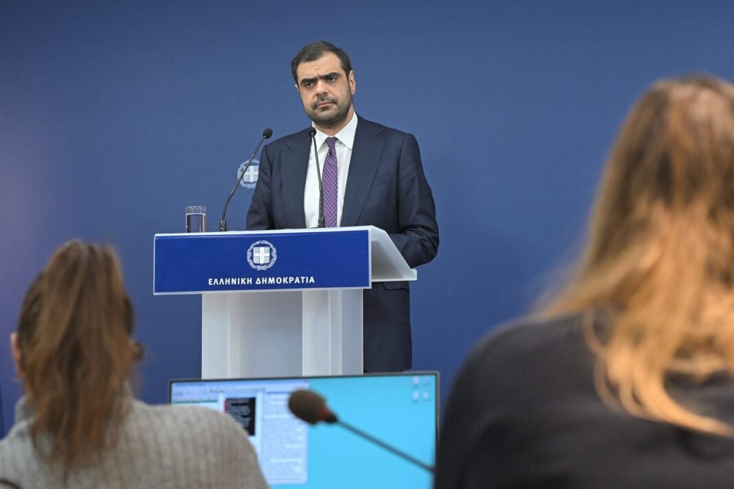 Μαρινάκης στο 15ο briefing για τους πολίτες: Τι ισχύει για νέες ταυτότητες, «Εξοικονομώ» και ρύθμιση 72 δόσεων Μαρινάκης-στο-15ο-briefing-για-τους-πολίτες:-Τι-ισχύει-για-νέες-ταυτότητες,-«Εξοικονομώ»-και-ρύθμιση-72-δόσεων