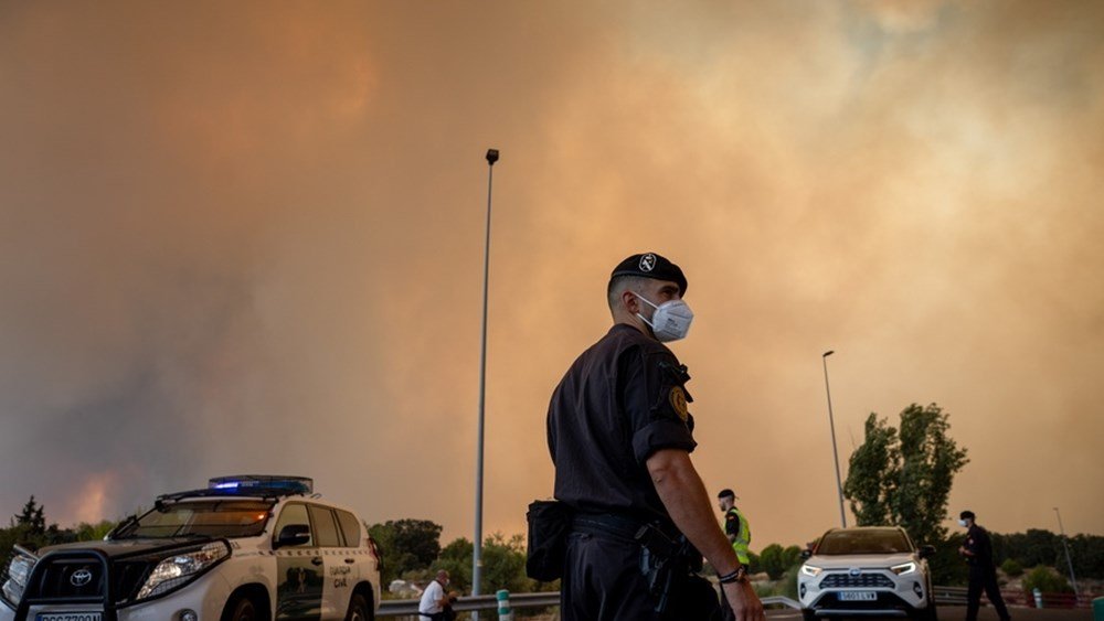 Πυρκαγιές: Εκκενώνονται ολόκληρες πόλεις σε Γαλλία και Ισπανία – Εκατοντάδες χιλιάδες εγκαταλείπουν τα σπίτια τους Πυρκαγιές:-Εκκενώνονται-ολόκληρες-πόλεις-σε-Γαλλία-και-Ισπανία-–-Εκατοντάδες-χιλιάδες-εγκαταλείπουν-τα-σπίτια-τους