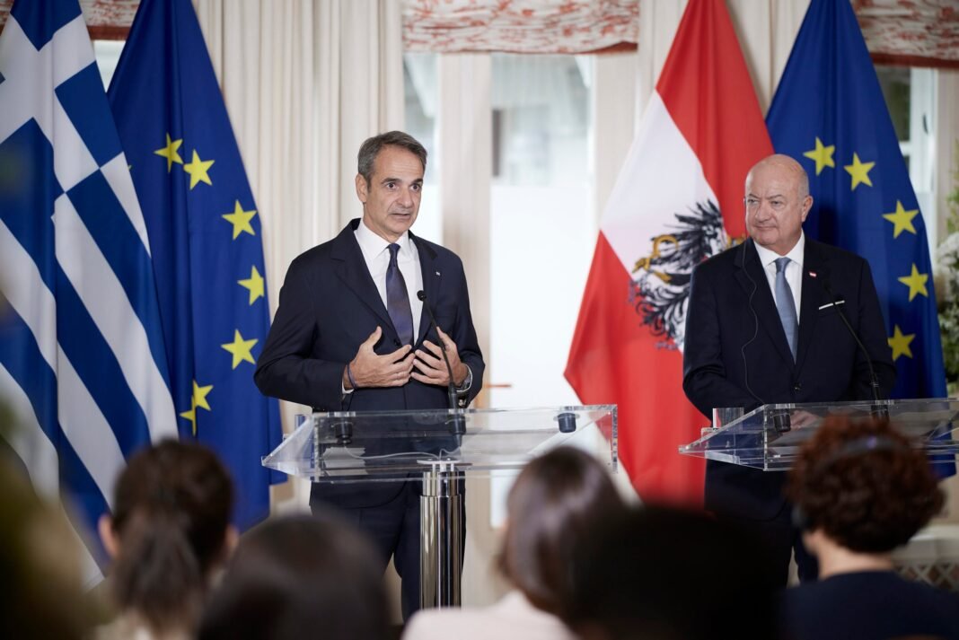 Μητσοτάκης από Αυστρία: Δεν υπάρχουν εύκολες και μαγικές λύσεις για τις τιμές των καυσίμων Μητσοτάκης-από-Αυστρία:-Δεν-υπάρχουν-εύκολες-και-μαγικές-λύσεις-για-τις-τιμές-των-καυσίμων