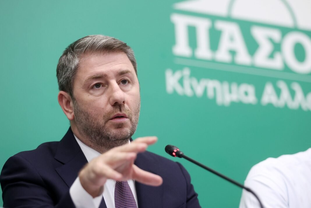 Ανδρουλάκης:-Ο-πρωθυπουργός-επιδιώκει-ένα-Σύνταγμα,-που-να-αφήνει-όσο-το-δυνατόν-πιο-ανεξέλεγκτη-την-εκτελεστική-εξουσία