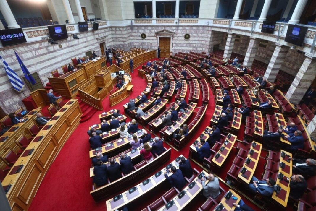 Βουλή:-Κατατέθηκε-το-νομοσχέδιο-για-την-επαγγελματική-ασφάλιση-και-τα-ομαδικά-ασφαλιστήρια