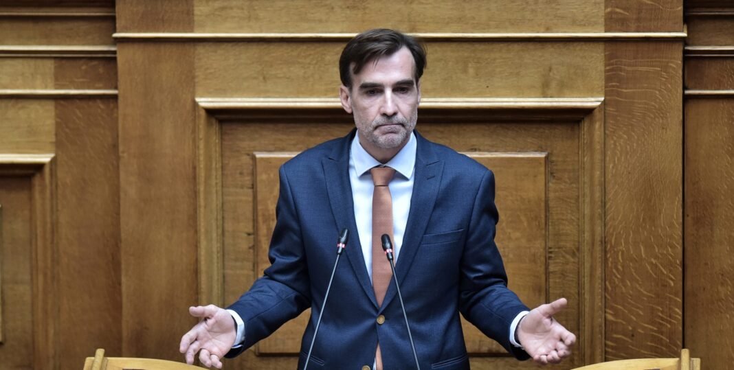 ΠΑΣΟΚ:-«Επισημοποιείται»-η-προσχώρηση-του-Μιχάλη-Χουρδάκη-στο-κόμμα-–-Θα-συναντηθεί-με-τον-Νίκο-Ανδρουλάκη-το-μεσημέρι