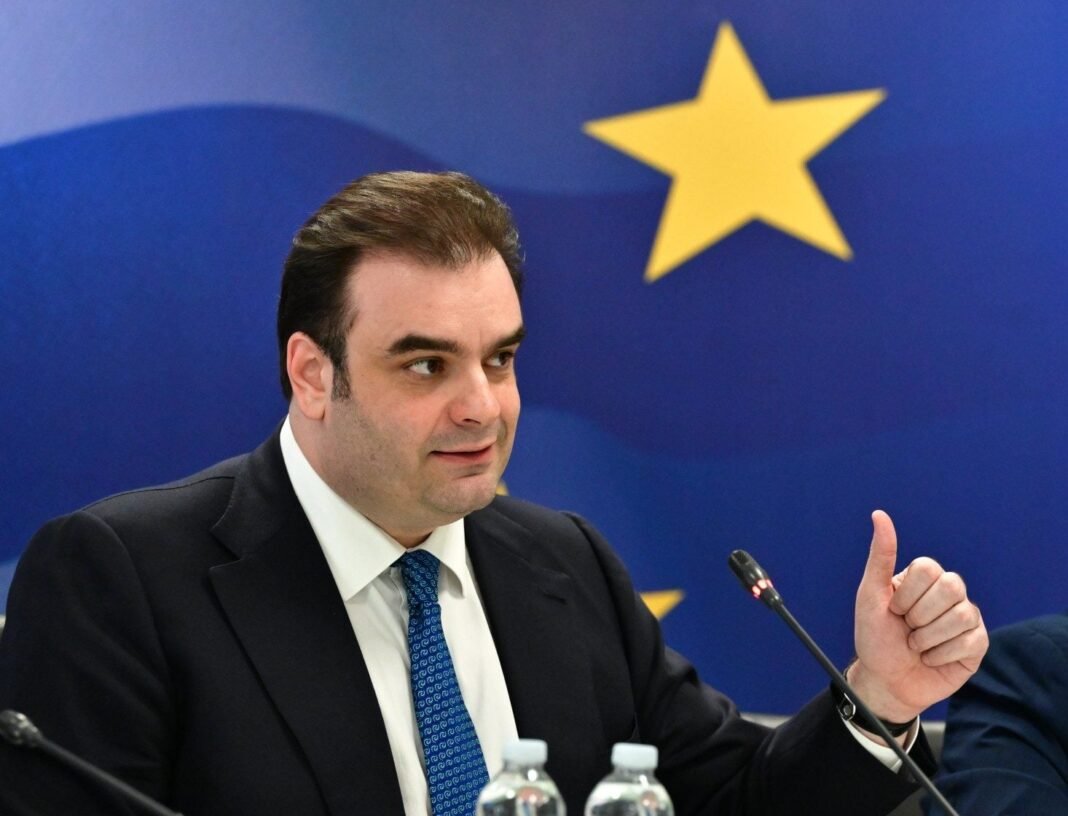 Κ. Πιερρακάκης στους FT: Η Ευρώπη πρέπει να αξιοποιήσει τις δυνατότητες του ραδιοφάσματος Κ.-Πιερρακάκης-στους-ft:-Η-Ευρώπη-πρέπει-να-αξιοποιήσει-τις-δυνατότητες-του-ραδιοφάσματος