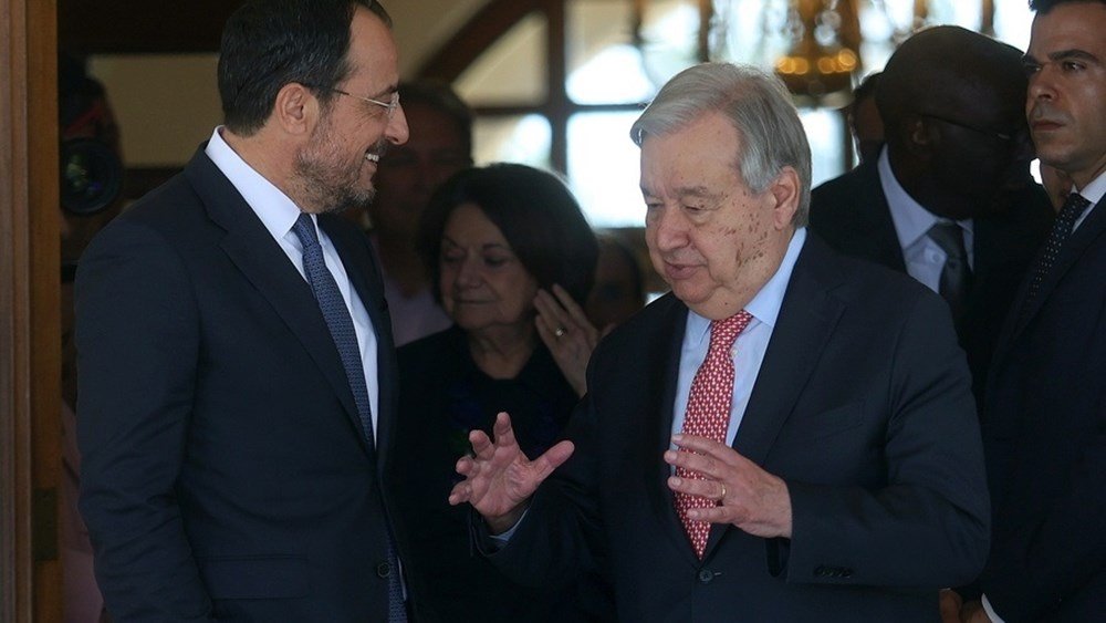 Κύπρος:-Ξεκίνησε-η-τριμερής-συνάντηση-του-ΓΓ-ΟΗΕ-Γκουτέρες-με-Χριστοδουλίδη-και-τον-Ερχιουρμάν