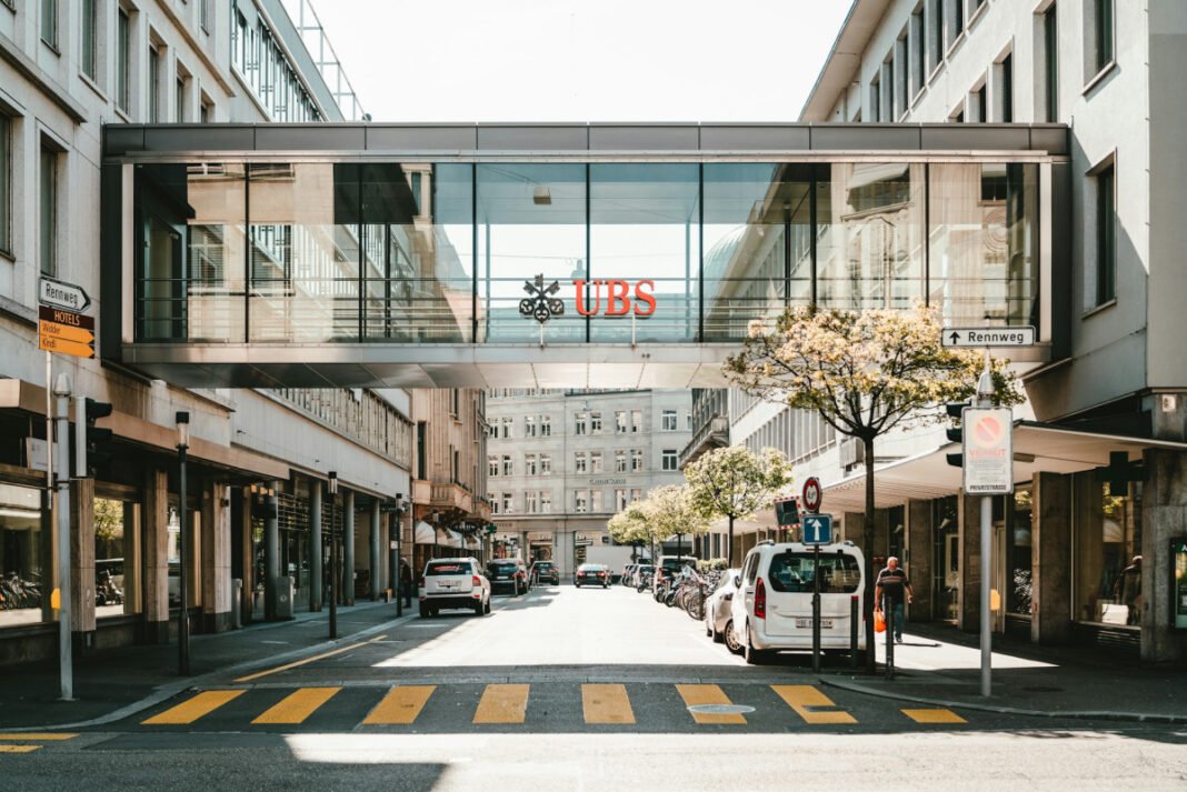 ubs:-Νέα-επαναγορά-μετοχών-$3-δισ.-μετά-τα-ισχυρά-κέρδη-τριμήνου