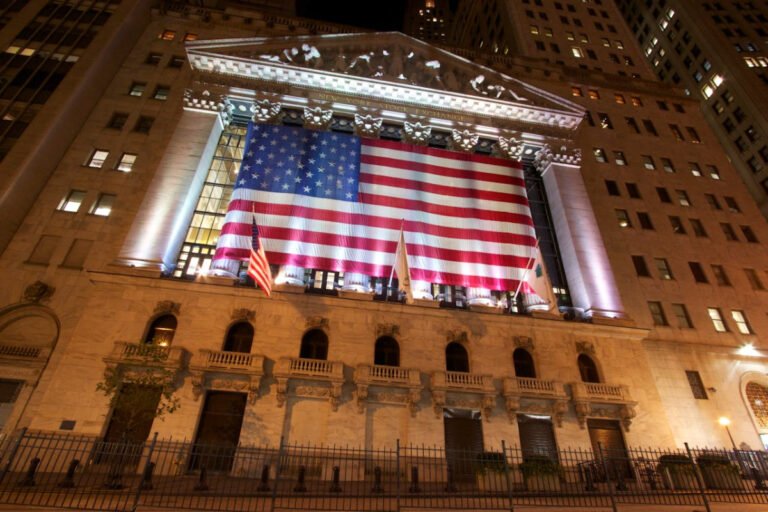 wall-street:-Ανάκαμψη-μετά-τη-βουτιά-με-«καύσιμο»-microsoft-και-τεχνολογία