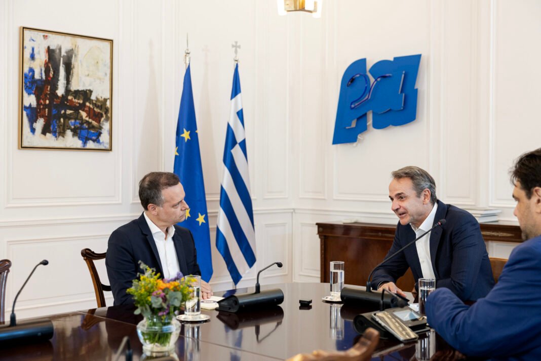 Συνάντηση Μητσοτάκη – Δούκα στο Μαξίμου: Στο επίκεντρο η ευρωπαϊκή προεδρία του 2027 – «Είναι μία ευκαιρία να δείξουμε την πόλη στα καλύτερά της» Συνάντηση-Μητσοτάκη-–-Δούκα-στο-Μαξίμου:-Στο-επίκεντρο-η-ευρωπαϊκή-προεδρία-του-2027-–-«Είναι-μία-ευκαιρία-να-δείξουμε-την-πόλη-στα-καλύτερά-της»