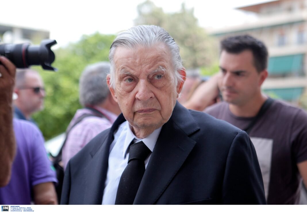 Ο πολιτικός κόσμος αποχαιρετά τον Γιάννη Βαρβιτσιώτη Ο-πολιτικός-κόσμος-αποχαιρετά-τον-Γιάννη-Βαρβιτσιώτη