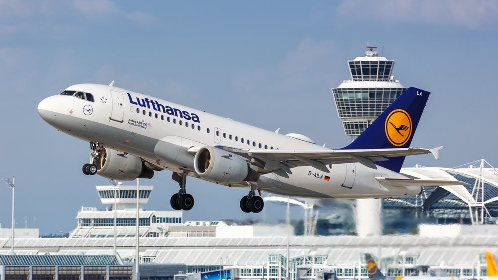 Lufthansa: Υποβαθμίζει τις προβλέψεις για το 2026 μετά τη “βουτιά” των κερδών lufthansa:-Υποβαθμίζει-τις-προβλέψεις-για-το-2026-μετά-τη-“βουτιά”-των-κερδών
